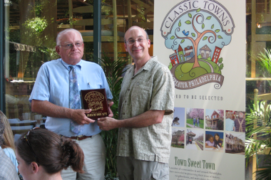 Barry Seymour handing out Classic Towns awards